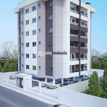 Apartamento em Lages, bairro Guarujá