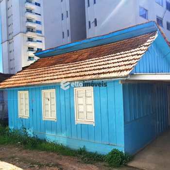 Casa em Lages, bairro Centro