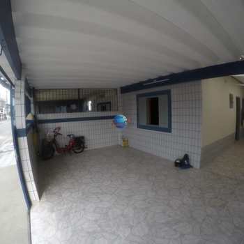 Casa em Praia Grande, bairro Nova Mirim