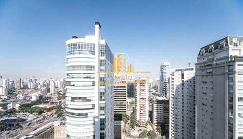 Apartamento em São Paulo, no bairro Itaim Bibi