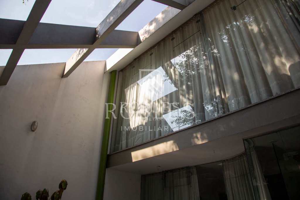 Sobrado em São Paulo, no bairro Indianópolis