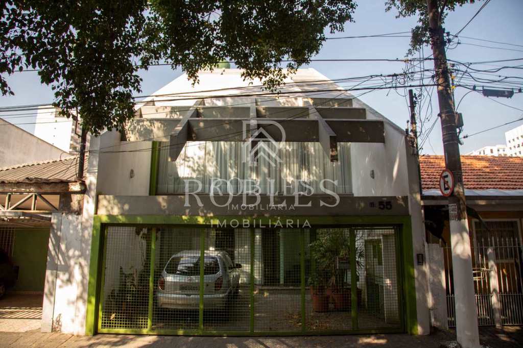Sobrado em São Paulo, no bairro Indianópolis