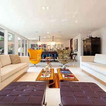 Casa em São Paulo, bairro Alto de Pinheiros