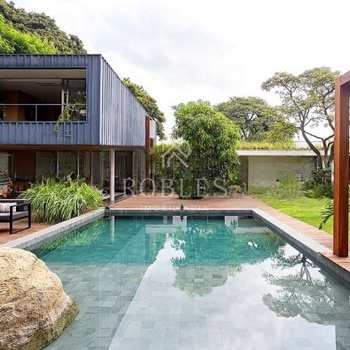 Casa em São Paulo, bairro Alto de Pinheiros