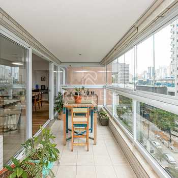 Apartamento em São Paulo, bairro Pinheiros