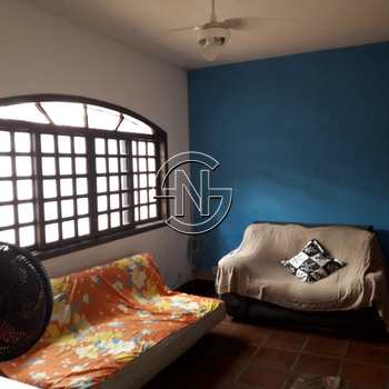 Casa em Praia Grande, bairro Boqueirão