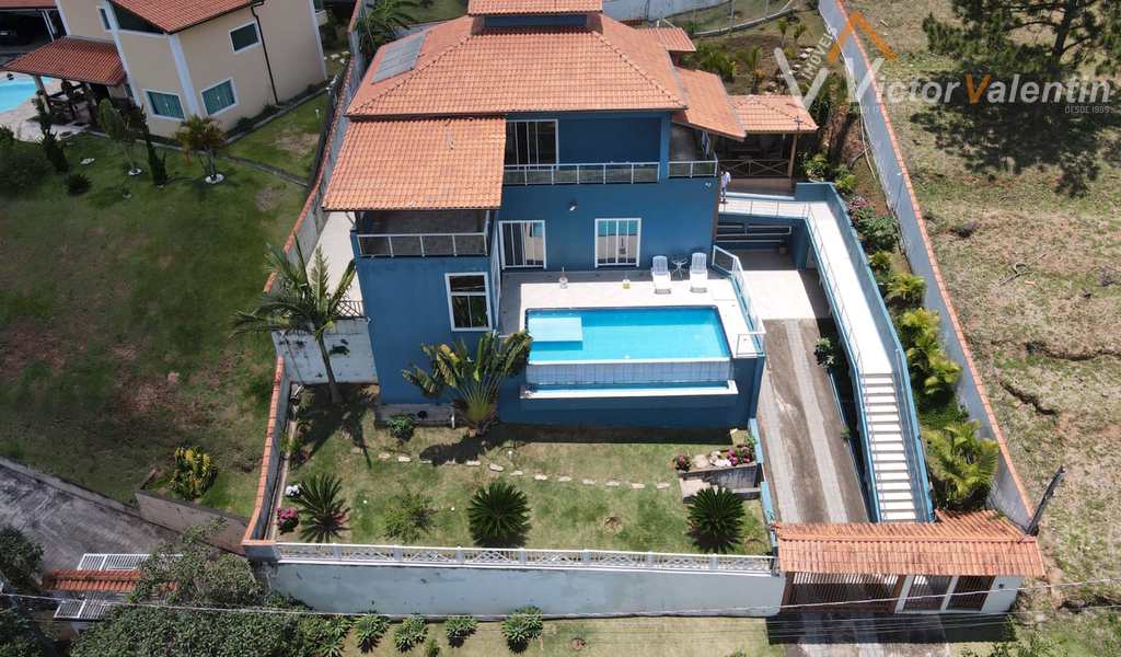 Casa de Condomínio em Cotia, bairro Granja Caiapiá