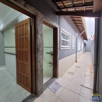 Casa em Praia Grande, bairro Real