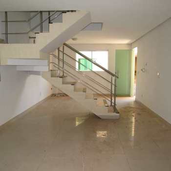 Sobrado de Condomínio em Goiânia, bairro Setor Faiçalville