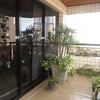 Apartamento em Santos, bairro Boqueirão