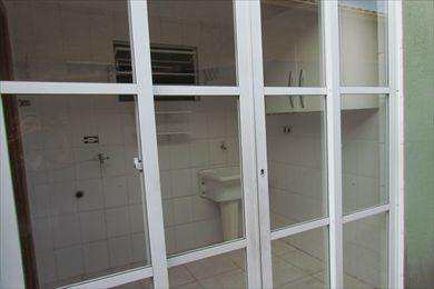 Casa em São Vicente, no bairro Vila São Jorge