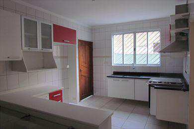Casa em São Vicente, no bairro Vila São Jorge