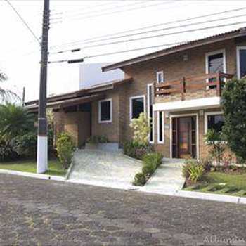 Casa de Condomínio em Peruíbe, bairro Centro