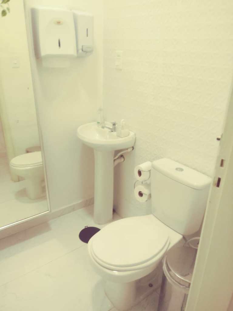 Sala Comercial em Santos, no bairro Boqueirão