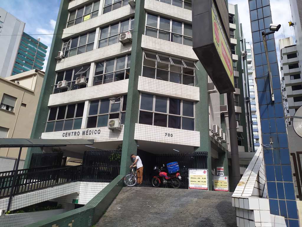 Conjunto Comercial em Santos, no bairro Boqueirão