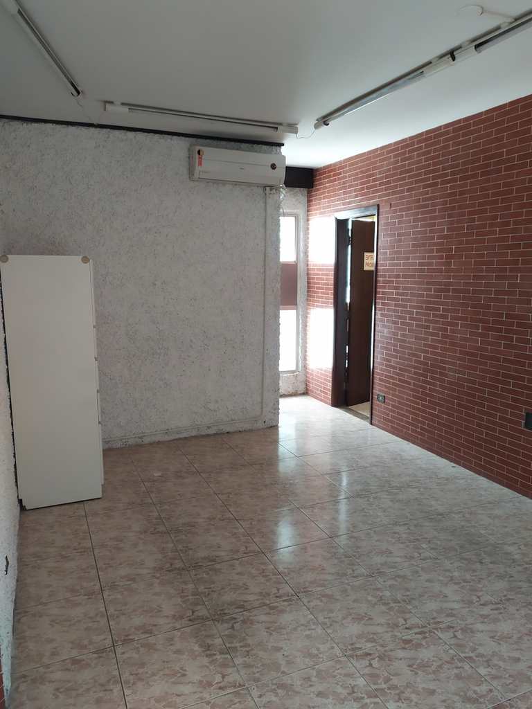 Conjunto Comercial em Santos, no bairro Boqueirão