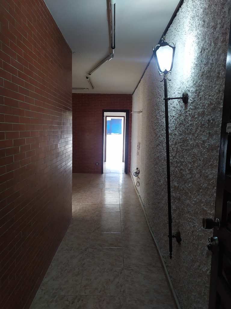 Conjunto Comercial em Santos, no bairro Boqueirão