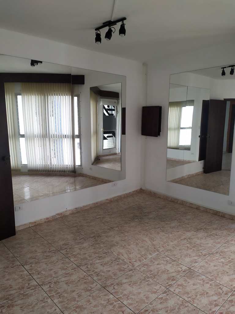 Conjunto Comercial em Santos, no bairro Boqueirão