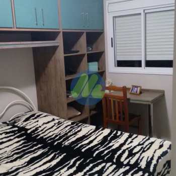 Apartamento em Pelotas, bairro Umuharama