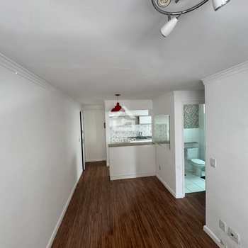 Apartamento em Taboão da Serra, bairro Jardim Elizabete