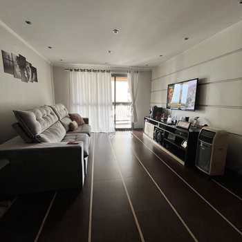 Apartamento em Taboão da Serra, bairro Chácara Agrindus