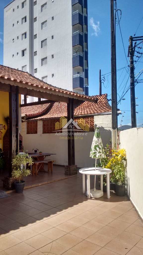 Casa em Praia Grande, no bairro Mirim