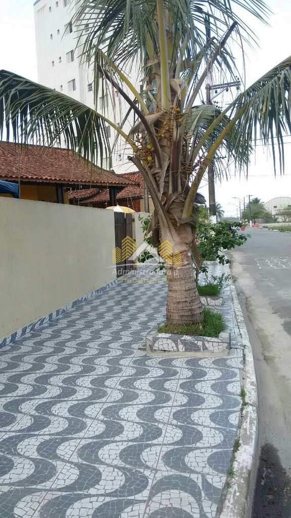 Casa em Praia Grande, no bairro Mirim