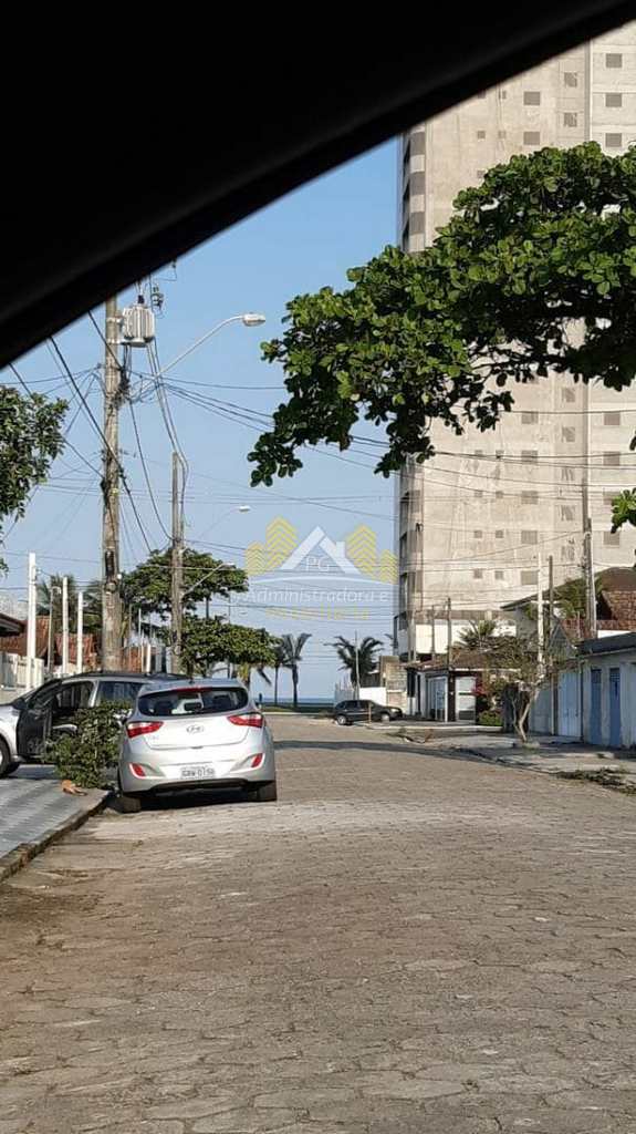 Casa de Condomínio em Praia Grande, no bairro Maracanã
