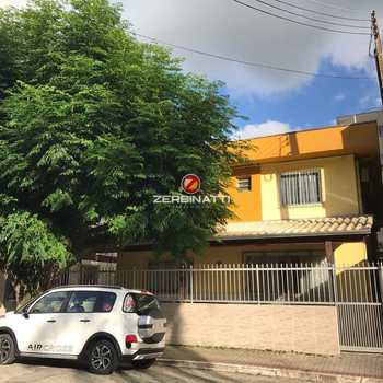 Casa em Itapema, bairro Meia Praia