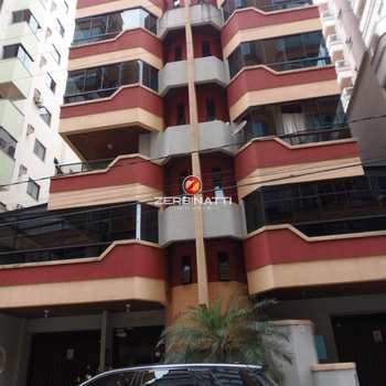 Apartamento em Itapema, bairro Centro