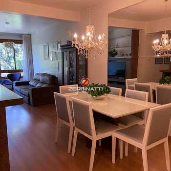 Apartamento em Gramado, bairro Centro