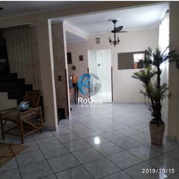 Sobrado em São Vicente, bairro Vila São Jorge