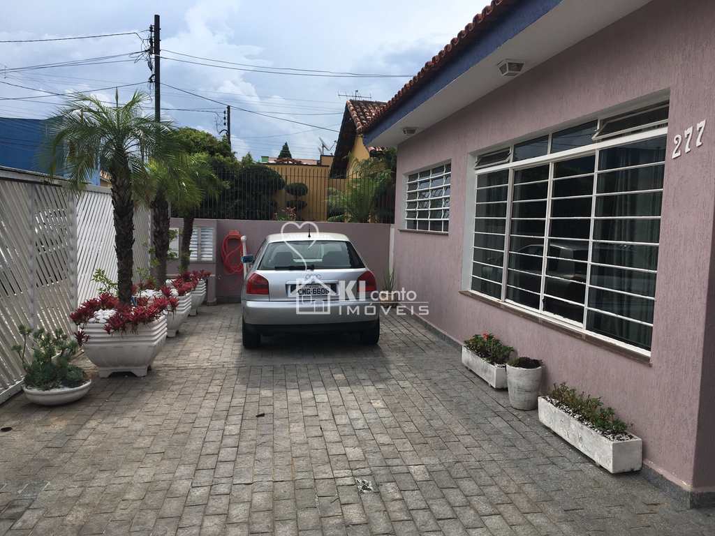 Casa em Atibaia, no bairro Centro