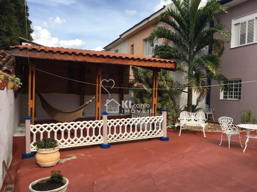Casa em Atibaia, no bairro Centro