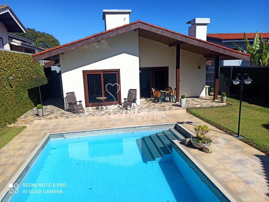 Casa em Atibaia, no bairro Jardim Itaperi