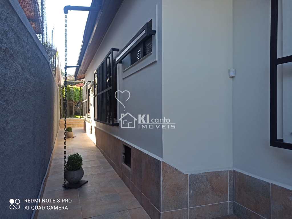 Casa em Atibaia, no bairro Jardim Itaperi