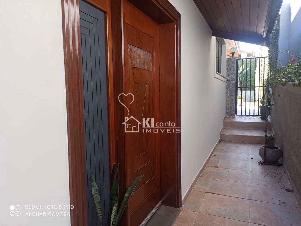 Casa em Atibaia, no bairro Jardim Itaperi