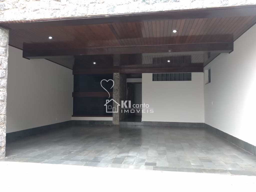 Casa em Atibaia, no bairro Jardim Itaperi