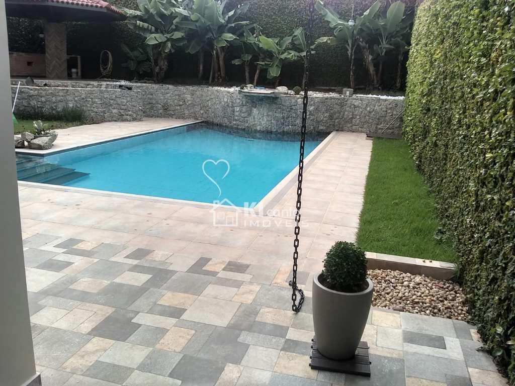 Casa em Atibaia, no bairro Jardim Itaperi