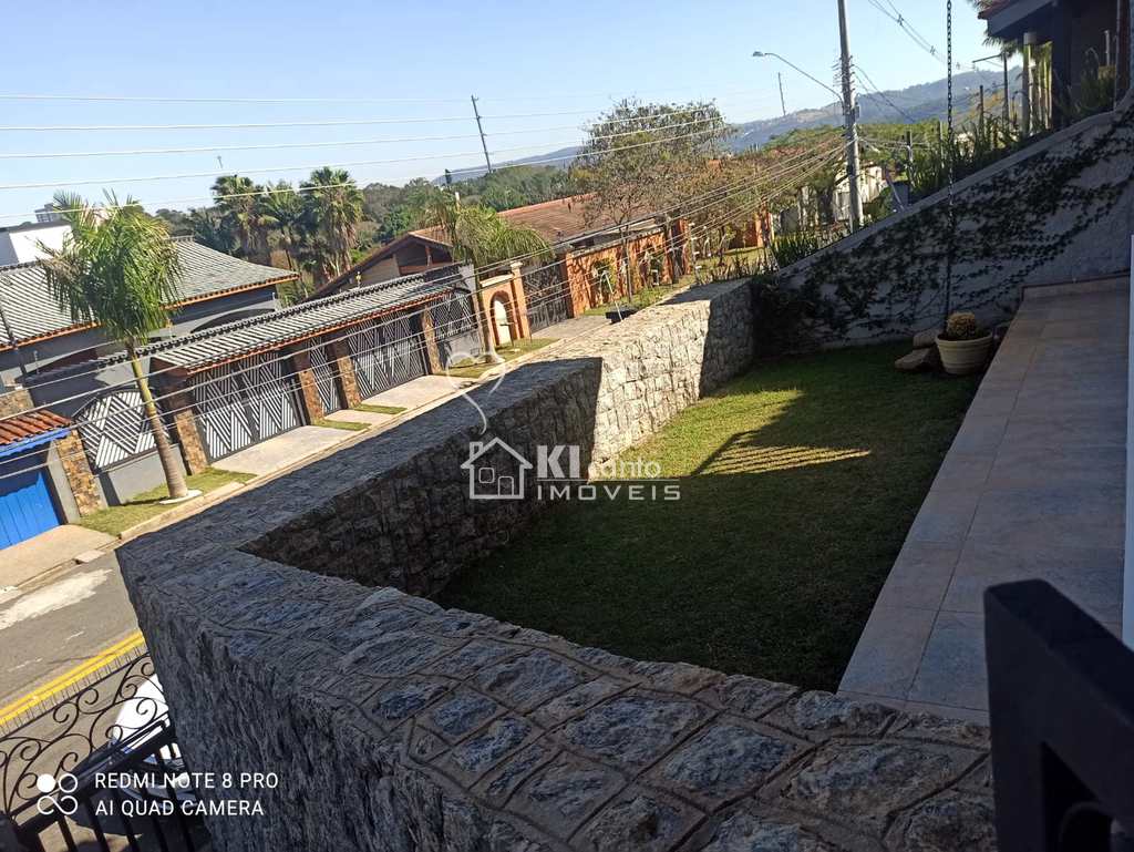 Casa em Atibaia, no bairro Jardim Itaperi