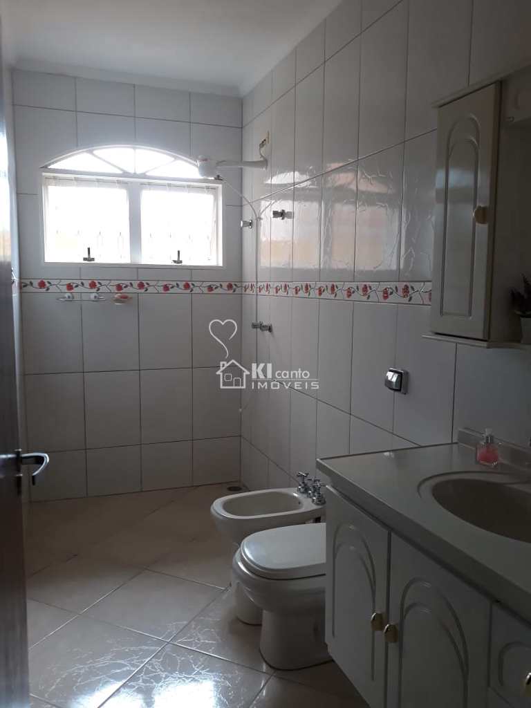 Sobrado em Atibaia, no bairro Jardim dos Pinheiros