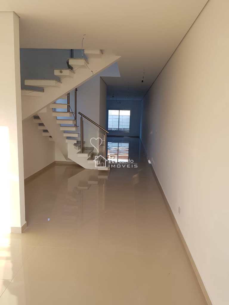 Sobrado em Atibaia, no bairro Jardim Paulista
