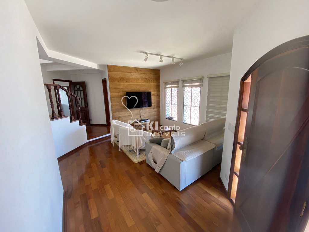 Casa em Atibaia, no bairro Vila Santista