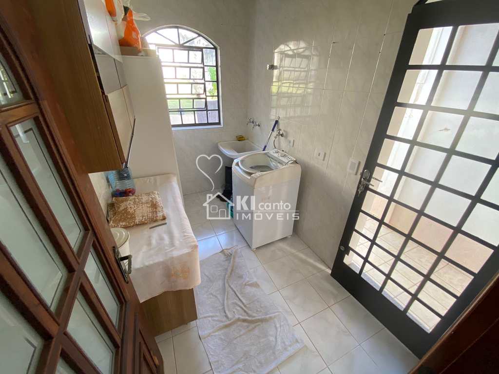 Casa em Atibaia, no bairro Vila Santista