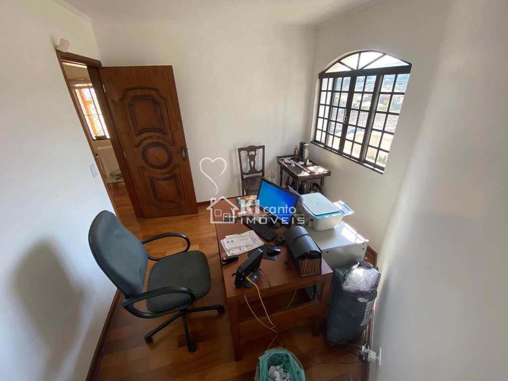 Casa em Atibaia, no bairro Vila Santista
