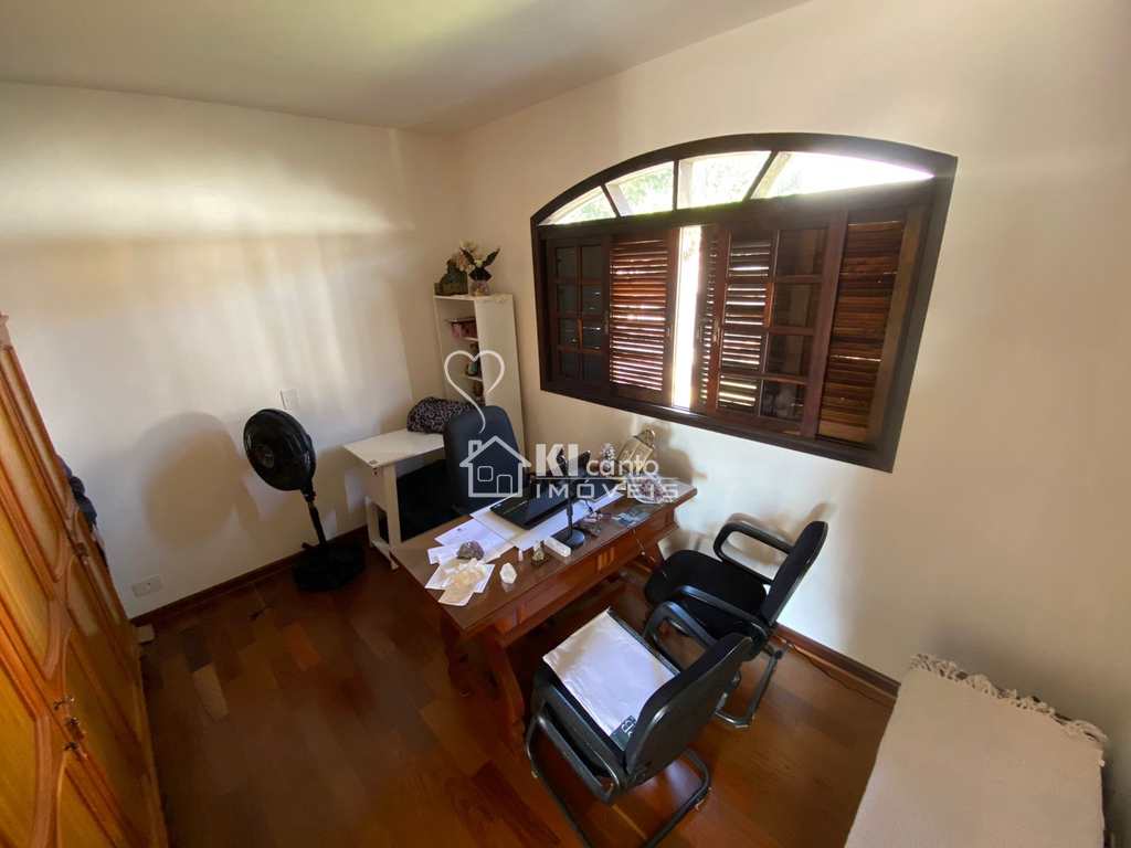Casa em Atibaia, no bairro Vila Santista