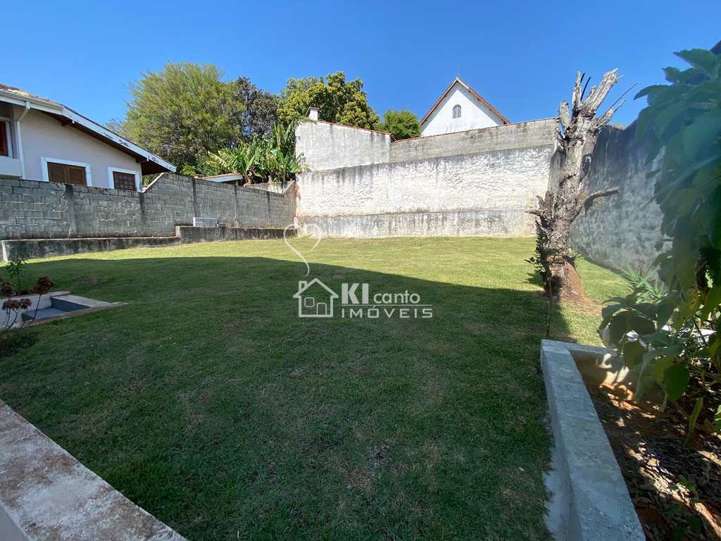 Casa em Atibaia, no bairro Vila Santista
