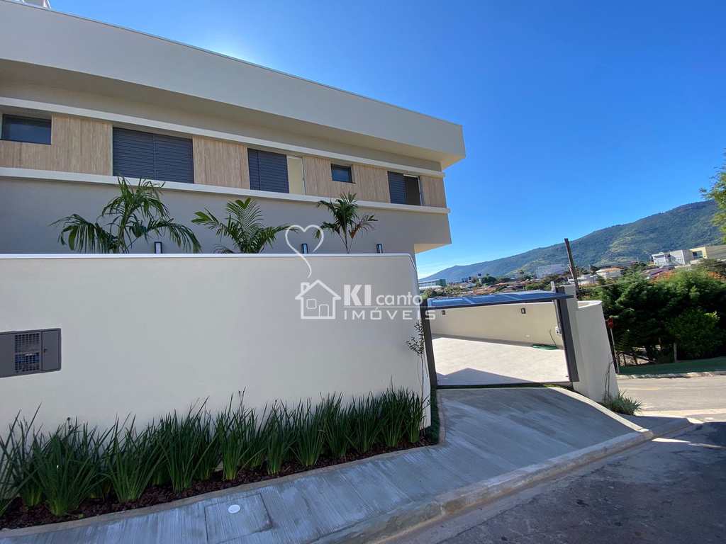 Casa em Atibaia, no bairro Jardim Jaraguá