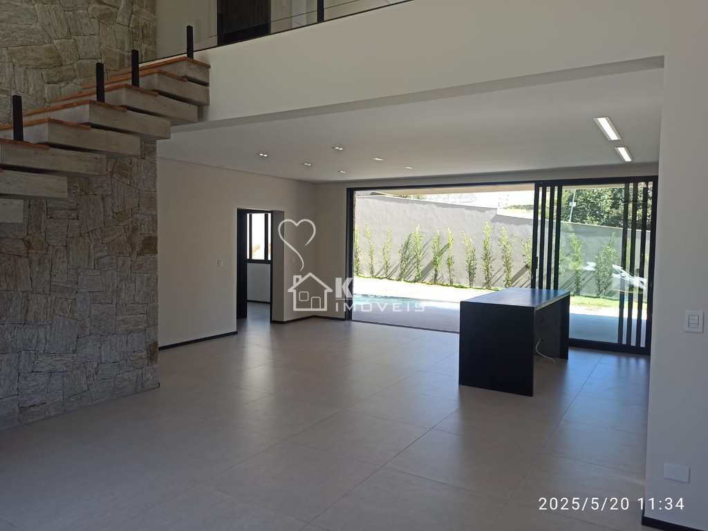Casa de Condomínio em Atibaia, no bairro Nova Gardênia