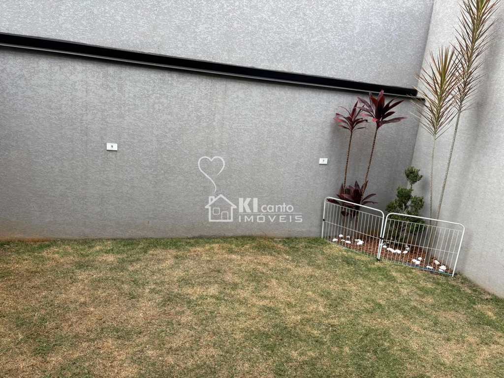 Casa em Atibaia, no bairro Jardim dos Pinheiros